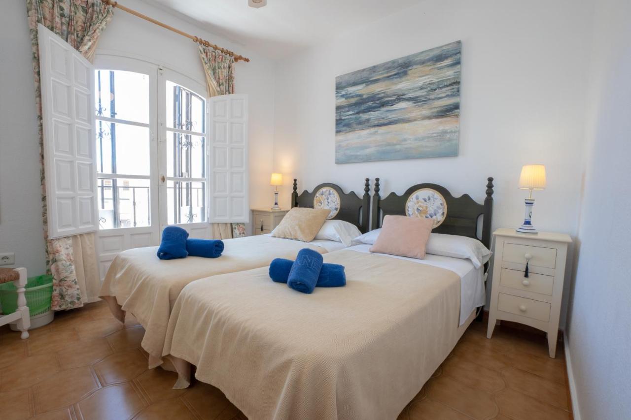 Pinos 2 Apartman Nerja Kültér fotó