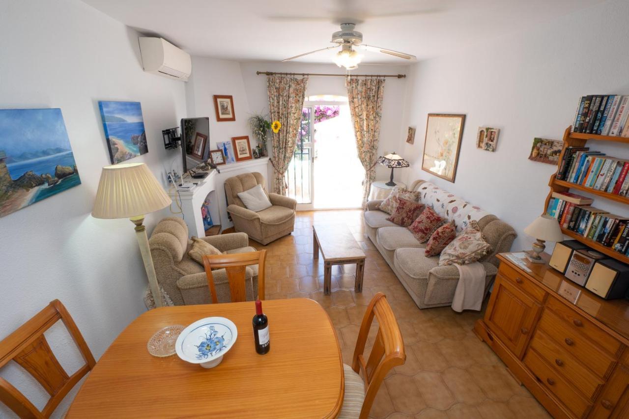 Pinos 2 Apartman Nerja Kültér fotó