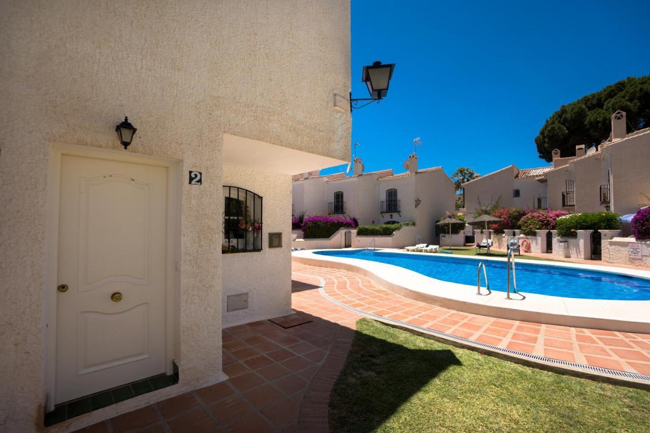 Pinos 2 Apartman Nerja Kültér fotó
