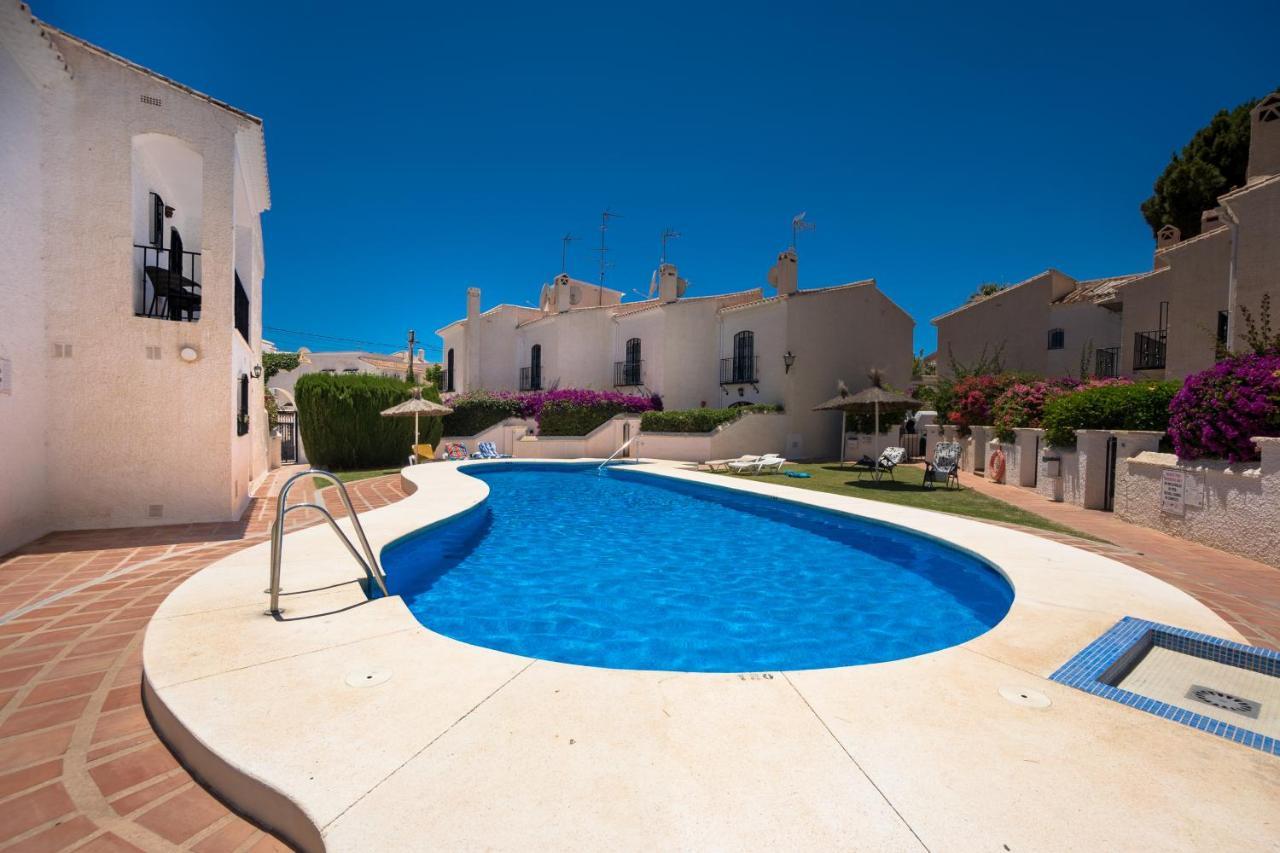 Pinos 2 Apartman Nerja Kültér fotó